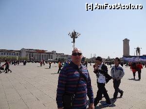 [P11] Piata Tiananmen / In plan indepartat se observa Muzeul National al Chinei, iar in dreapta fotografiei Monumentul Eroilor.  » foto by Marian Preda
 - 
<span class="allrVoted glyphicon glyphicon-heart hidden" id="av382772"></span>
<a class="m-l-10 hidden" id="sv382772" onclick="voting_Foto_DelVot(,382772,21752)" role="button">șterge vot <span class="glyphicon glyphicon-remove"></span></a>
<a id="v9382772" class=" c-red"  onclick="voting_Foto_SetVot(382772)" role="button"><span class="glyphicon glyphicon-heart-empty"></span> <b>LIKE</b> = Votează poza</a> <img class="hidden"  id="f382772W9" src="/imagini/loader.gif" border="0" /><span class="AjErrMes hidden" id="e382772ErM"></span>
