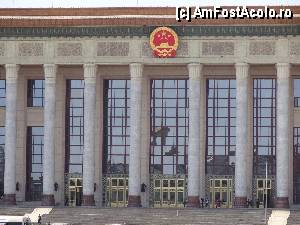 [P14] Piata Tiananmen / Intrarea din cladirea Parlamentului sau Sala Marii Adunari Populare.  » foto by Marian Preda
 - 
<span class="allrVoted glyphicon glyphicon-heart hidden" id="av382775"></span>
<a class="m-l-10 hidden" id="sv382775" onclick="voting_Foto_DelVot(,382775,21752)" role="button">șterge vot <span class="glyphicon glyphicon-remove"></span></a>
<a id="v9382775" class=" c-red"  onclick="voting_Foto_SetVot(382775)" role="button"><span class="glyphicon glyphicon-heart-empty"></span> <b>LIKE</b> = Votează poza</a> <img class="hidden"  id="f382775W9" src="/imagini/loader.gif" border="0" /><span class="AjErrMes hidden" id="e382775ErM"></span>