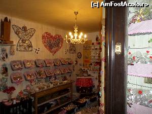 [P25] magazin cu dulciuri pragheze.  » foto by amero
 - 
<span class="allrVoted glyphicon glyphicon-heart hidden" id="av536656"></span>
<a class="m-l-10 hidden" id="sv536656" onclick="voting_Foto_DelVot(,536656,21773)" role="button">șterge vot <span class="glyphicon glyphicon-remove"></span></a>
<a id="v9536656" class=" c-red"  onclick="voting_Foto_SetVot(536656)" role="button"><span class="glyphicon glyphicon-heart-empty"></span> <b>LIKE</b> = Votează poza</a> <img class="hidden"  id="f536656W9" src="/imagini/loader.gif" border="0" /><span class="AjErrMes hidden" id="e536656ErM"></span>
