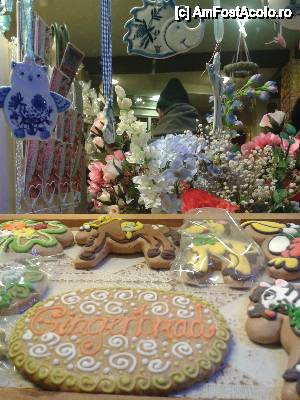 [P19] Praga de Craciun - Strada Nerudova - Gingerbread Museum - turta dulce in vitrina » foto by Pragheza_Gotica
 - 
<span class="allrVoted glyphicon glyphicon-heart hidden" id="av487805"></span>
<a class="m-l-10 hidden" id="sv487805" onclick="voting_Foto_DelVot(,487805,21775)" role="button">șterge vot <span class="glyphicon glyphicon-remove"></span></a>
<a id="v9487805" class=" c-red"  onclick="voting_Foto_SetVot(487805)" role="button"><span class="glyphicon glyphicon-heart-empty"></span> <b>LIKE</b> = Votează poza</a> <img class="hidden"  id="f487805W9" src="/imagini/loader.gif" border="0" /><span class="AjErrMes hidden" id="e487805ErM"></span>