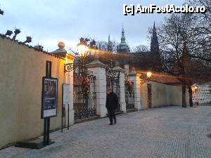 [P04] Praga de Craciun - Poarta Gradinilor Belvedere decorata, in fundal Catedrala Sf. Vitus » foto by Pragheza_Gotica
 - 
<span class="allrVoted glyphicon glyphicon-heart hidden" id="av487790"></span>
<a class="m-l-10 hidden" id="sv487790" onclick="voting_Foto_DelVot(,487790,21775)" role="button">șterge vot <span class="glyphicon glyphicon-remove"></span></a>
<a id="v9487790" class=" c-red"  onclick="voting_Foto_SetVot(487790)" role="button"><span class="glyphicon glyphicon-heart-empty"></span> <b>LIKE</b> = Votează poza</a> <img class="hidden"  id="f487790W9" src="/imagini/loader.gif" border="0" /><span class="AjErrMes hidden" id="e487790ErM"></span>