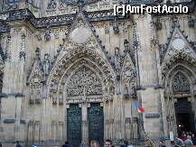 [P10] Praga - Castelul - Catedrala Sf.Vitrus ( si mana ghidei noastre , cu steguletul ) » foto by Diaura*
 - 
<span class="allrVoted glyphicon glyphicon-heart hidden" id="av288267"></span>
<a class="m-l-10 hidden" id="sv288267" onclick="voting_Foto_DelVot(,288267,21778)" role="button">șterge vot <span class="glyphicon glyphicon-remove"></span></a>
<a id="v9288267" class=" c-red"  onclick="voting_Foto_SetVot(288267)" role="button"><span class="glyphicon glyphicon-heart-empty"></span> <b>LIKE</b> = Votează poza</a> <img class="hidden"  id="f288267W9" src="/imagini/loader.gif" border="0" /><span class="AjErrMes hidden" id="e288267ErM"></span>