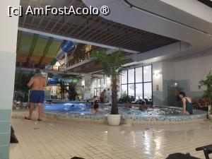 [P03] Piscina cu adâncime mai mica destinata relaxării. Sunt și jacuzzi » foto by ux133096
 - 
<span class="allrVoted glyphicon glyphicon-heart hidden" id="av1415633"></span>
<a class="m-l-10 hidden" id="sv1415633" onclick="voting_Foto_DelVot(,1415633,21792)" role="button">șterge vot <span class="glyphicon glyphicon-remove"></span></a>
<a id="v91415633" class=" c-red"  onclick="voting_Foto_SetVot(1415633)" role="button"><span class="glyphicon glyphicon-heart-empty"></span> <b>LIKE</b> = Votează poza</a> <img class="hidden"  id="f1415633W9" src="/imagini/loader.gif" border="0" /><span class="AjErrMes hidden" id="e1415633ErM"></span>