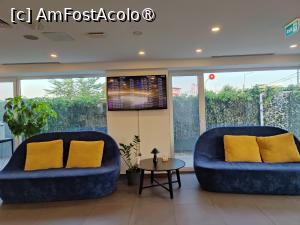 [P10] Ibis Styles Bucharest Airport; lobby » foto by crismis
 - 
<span class="allrVoted glyphicon glyphicon-heart hidden" id="av1493552"></span>
<a class="m-l-10 hidden" id="sv1493552" onclick="voting_Foto_DelVot(,1493552,21873)" role="button">șterge vot <span class="glyphicon glyphicon-remove"></span></a>
<a id="v91493552" class=" c-red"  onclick="voting_Foto_SetVot(1493552)" role="button"><span class="glyphicon glyphicon-heart-empty"></span> <b>LIKE</b> = Votează poza</a> <img class="hidden"  id="f1493552W9" src="/imagini/loader.gif" border="0" /><span class="AjErrMes hidden" id="e1493552ErM"></span>