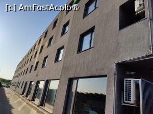 [P02] Ibis Styles Bucharest Airport; lateral-stanga, latura dinspre aeroport » foto by crismis
 - 
<span class="allrVoted glyphicon glyphicon-heart hidden" id="av1493544"></span>
<a class="m-l-10 hidden" id="sv1493544" onclick="voting_Foto_DelVot(,1493544,21873)" role="button">șterge vot <span class="glyphicon glyphicon-remove"></span></a>
<a id="v91493544" class=" c-red"  onclick="voting_Foto_SetVot(1493544)" role="button"><span class="glyphicon glyphicon-heart-empty"></span> <b>LIKE</b> = Votează poza</a> <img class="hidden"  id="f1493544W9" src="/imagini/loader.gif" border="0" /><span class="AjErrMes hidden" id="e1493544ErM"></span>
