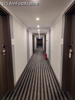[P25] Ibis Styles Bucharest Airport; holul comun de la etajul 1 » foto by crismis
 - 
<span class="allrVoted glyphicon glyphicon-heart hidden" id="av1493567"></span>
<a class="m-l-10 hidden" id="sv1493567" onclick="voting_Foto_DelVot(,1493567,21873)" role="button">șterge vot <span class="glyphicon glyphicon-remove"></span></a>
<a id="v91493567" class=" c-red"  onclick="voting_Foto_SetVot(1493567)" role="button"><span class="glyphicon glyphicon-heart-empty"></span> <b>LIKE</b> = Votează poza</a> <img class="hidden"  id="f1493567W9" src="/imagini/loader.gif" border="0" /><span class="AjErrMes hidden" id="e1493567ErM"></span>