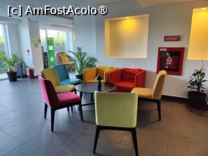 [P06] Ibis Styles Bucharest Airport; lobby » foto by crismis
 - 
<span class="allrVoted glyphicon glyphicon-heart hidden" id="av1493548"></span>
<a class="m-l-10 hidden" id="sv1493548" onclick="voting_Foto_DelVot(,1493548,21873)" role="button">șterge vot <span class="glyphicon glyphicon-remove"></span></a>
<a id="v91493548" class=" c-red"  onclick="voting_Foto_SetVot(1493548)" role="button"><span class="glyphicon glyphicon-heart-empty"></span> <b>LIKE</b> = Votează poza</a> <img class="hidden"  id="f1493548W9" src="/imagini/loader.gif" border="0" /><span class="AjErrMes hidden" id="e1493548ErM"></span>