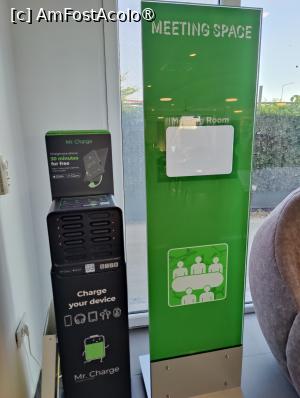 [P09] Ibis Styles Bucharest Airport; stație de încărcat telefoane » foto by crismis
 - 
<span class="allrVoted glyphicon glyphicon-heart hidden" id="av1493551"></span>
<a class="m-l-10 hidden" id="sv1493551" onclick="voting_Foto_DelVot(,1493551,21873)" role="button">șterge vot <span class="glyphicon glyphicon-remove"></span></a>
<a id="v91493551" class=" c-red"  onclick="voting_Foto_SetVot(1493551)" role="button"><span class="glyphicon glyphicon-heart-empty"></span> <b>LIKE</b> = Votează poza</a> <img class="hidden"  id="f1493551W9" src="/imagini/loader.gif" border="0" /><span class="AjErrMes hidden" id="e1493551ErM"></span>