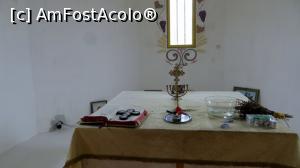 [P11] Altarul bisericii La Temelie, având pe el simbolurile creștinești ortodoxe. Conform ctitorului, altarul este construit pe locul unui vechi altar geto-dacic care marchează un important centru energetic (care se regăsesc și în alte locașe de cult dacice)  » foto by Lucien
 - 
<span class="allrVoted glyphicon glyphicon-heart hidden" id="av855481"></span>
<a class="m-l-10 hidden" id="sv855481" onclick="voting_Foto_DelVot(,855481,21912)" role="button">șterge vot <span class="glyphicon glyphicon-remove"></span></a>
<a id="v9855481" class=" c-red"  onclick="voting_Foto_SetVot(855481)" role="button"><span class="glyphicon glyphicon-heart-empty"></span> <b>LIKE</b> = Votează poza</a> <img class="hidden"  id="f855481W9" src="/imagini/loader.gif" border="0" /><span class="AjErrMes hidden" id="e855481ErM"></span>