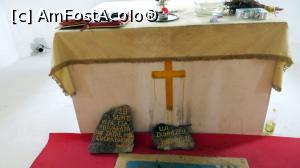 [P12] Partea de jos a altarului. ”Pisania” menționează că cercetările arheologice din anul 1976 ar fi identificat și o ”criptă din cărămidă din interiorul altarului unde erau osemintele ctitorilor acestui sfînt locaș, cu lungimea de 2,20m, sceptrul, coroana domnească, talismanele din » foto by Lucien
 - 
<span class="allrVoted glyphicon glyphicon-heart hidden" id="av855488"></span>
<a class="m-l-10 hidden" id="sv855488" onclick="voting_Foto_DelVot(,855488,21912)" role="button">șterge vot <span class="glyphicon glyphicon-remove"></span></a>
<a id="v9855488" class=" c-red"  onclick="voting_Foto_SetVot(855488)" role="button"><span class="glyphicon glyphicon-heart-empty"></span> <b>LIKE</b> = Votează poza</a> <img class="hidden"  id="f855488W9" src="/imagini/loader.gif" border="0" /><span class="AjErrMes hidden" id="e855488ErM"></span>