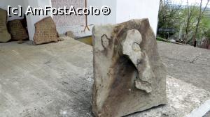 [P26] Pietre încripționate și pietre naturale mai ciudate (cu forme pe care geologii le numesc mecanoglife) așezate pe treptele pridvorului deschis al bisericii » foto by Lucien
 - 
<span class="allrVoted glyphicon glyphicon-heart hidden" id="av855509"></span>
<a class="m-l-10 hidden" id="sv855509" onclick="voting_Foto_DelVot(,855509,21912)" role="button">șterge vot <span class="glyphicon glyphicon-remove"></span></a>
<a id="v9855509" class=" c-red"  onclick="voting_Foto_SetVot(855509)" role="button"><span class="glyphicon glyphicon-heart-empty"></span> <b>LIKE</b> = Votează poza</a> <img class="hidden"  id="f855509W9" src="/imagini/loader.gif" border="0" /><span class="AjErrMes hidden" id="e855509ErM"></span>