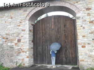 [P03] Solicitând permisiunea de a vizita mânăstirea » foto by marimag
 - 
<span class="allrVoted glyphicon glyphicon-heart hidden" id="av1022679"></span>
<a class="m-l-10 hidden" id="sv1022679" onclick="voting_Foto_DelVot(,1022679,22047)" role="button">șterge vot <span class="glyphicon glyphicon-remove"></span></a>
<a id="v91022679" class=" c-red"  onclick="voting_Foto_SetVot(1022679)" role="button"><span class="glyphicon glyphicon-heart-empty"></span> <b>LIKE</b> = Votează poza</a> <img class="hidden"  id="f1022679W9" src="/imagini/loader.gif" border="0" /><span class="AjErrMes hidden" id="e1022679ErM"></span>