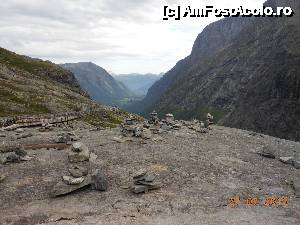 [P11] Ruta de Aur - Drumul Trolilor, la popasul turistic, piramide din pietre, dialogul turiştilor cu trolii.  » foto by iulianic
 - 
<span class="allrVoted glyphicon glyphicon-heart hidden" id="av484742"></span>
<a class="m-l-10 hidden" id="sv484742" onclick="voting_Foto_DelVot(,484742,22147)" role="button">șterge vot <span class="glyphicon glyphicon-remove"></span></a>
<a id="v9484742" class=" c-red"  onclick="voting_Foto_SetVot(484742)" role="button"><span class="glyphicon glyphicon-heart-empty"></span> <b>LIKE</b> = Votează poza</a> <img class="hidden"  id="f484742W9" src="/imagini/loader.gif" border="0" /><span class="AjErrMes hidden" id="e484742ErM"></span>
