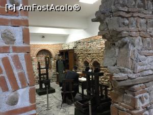 [P12] Muzeul tipografiei - interior - si zidurile vechi ale Curtii Domnesti care il gazduiesc » foto by Dan&Ema
 - 
<span class="allrVoted glyphicon glyphicon-heart hidden" id="av870099"></span>
<a class="m-l-10 hidden" id="sv870099" onclick="voting_Foto_DelVot(,870099,22157)" role="button">șterge vot <span class="glyphicon glyphicon-remove"></span></a>
<a id="v9870099" class=" c-red"  onclick="voting_Foto_SetVot(870099)" role="button"><span class="glyphicon glyphicon-heart-empty"></span> <b>LIKE</b> = Votează poza</a> <img class="hidden"  id="f870099W9" src="/imagini/loader.gif" border="0" /><span class="AjErrMes hidden" id="e870099ErM"></span>
