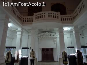 [P02] Fostul Palat de Justiție - hol utilizat pentru expoziții temporare - Muzeul de Istorie, Târgoviște.  » foto by tata123 🔱
 - 
<span class="allrVoted glyphicon glyphicon-heart hidden" id="av1052668"></span>
<a class="m-l-10 hidden" id="sv1052668" onclick="voting_Foto_DelVot(,1052668,22157)" role="button">șterge vot <span class="glyphicon glyphicon-remove"></span></a>
<a id="v91052668" class=" c-red"  onclick="voting_Foto_SetVot(1052668)" role="button"><span class="glyphicon glyphicon-heart-empty"></span> <b>LIKE</b> = Votează poza</a> <img class="hidden"  id="f1052668W9" src="/imagini/loader.gif" border="0" /><span class="AjErrMes hidden" id="e1052668ErM"></span>