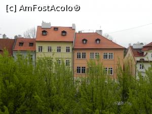 [P11] Priveliștea de la geamul de pe fațadă, etajul 3, camera 9 (de pe colț).  » foto by abancor
 - 
<span class="allrVoted glyphicon glyphicon-heart hidden" id="av871722"></span>
<a class="m-l-10 hidden" id="sv871722" onclick="voting_Foto_DelVot(,871722,22173)" role="button">șterge vot <span class="glyphicon glyphicon-remove"></span></a>
<a id="v9871722" class=" c-red"  onclick="voting_Foto_SetVot(871722)" role="button"><span class="glyphicon glyphicon-heart-empty"></span> <b>LIKE</b> = Votează poza</a> <img class="hidden"  id="f871722W9" src="/imagini/loader.gif" border="0" /><span class="AjErrMes hidden" id="e871722ErM"></span>