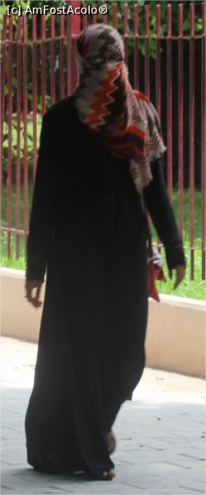 [P07] O doamnă misterioasă de credință musulmană.  » foto by glcitizen
 - 
<span class="allrVoted glyphicon glyphicon-heart hidden" id="av873409"></span>
<a class="m-l-10 hidden" id="sv873409" onclick="voting_Foto_DelVot(,873409,22208)" role="button">șterge vot <span class="glyphicon glyphicon-remove"></span></a>
<a id="v9873409" class=" c-red"  onclick="voting_Foto_SetVot(873409)" role="button"><span class="glyphicon glyphicon-heart-empty"></span> <b>LIKE</b> = Votează poza</a> <img class="hidden"  id="f873409W9" src="/imagini/loader.gif" border="0" /><span class="AjErrMes hidden" id="e873409ErM"></span>