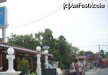 [P14] Pe aceasta strada sunt o multime de taverne,dar cea mai aglomerata este Georgia,renumita pentru mancarea mereu foarte proaspata si gustoasa. » foto by georgiana
 - 
<span class="allrVoted glyphicon glyphicon-heart hidden" id="av163936"></span>
<a class="m-l-10 hidden" id="sv163936" onclick="voting_Foto_DelVot(,163936,22239)" role="button">șterge vot <span class="glyphicon glyphicon-remove"></span></a>
<a id="v9163936" class=" c-red"  onclick="voting_Foto_SetVot(163936)" role="button"><span class="glyphicon glyphicon-heart-empty"></span> <b>LIKE</b> = Votează poza</a> <img class="hidden"  id="f163936W9" src="/imagini/loader.gif" border="0" /><span class="AjErrMes hidden" id="e163936ErM"></span>