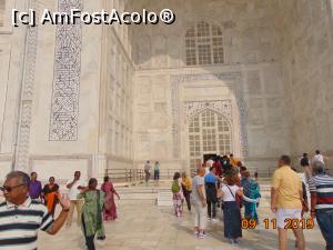 [P10] coada la care am stat ca sa intru în Taj » foto by Yolanda
 - 
<span class="allrVoted glyphicon glyphicon-heart hidden" id="av1141752"></span>
<a class="m-l-10 hidden" id="sv1141752" onclick="voting_Foto_DelVot(,1141752,22287)" role="button">șterge vot <span class="glyphicon glyphicon-remove"></span></a>
<a id="v91141752" class=" c-red"  onclick="voting_Foto_SetVot(1141752)" role="button"><span class="glyphicon glyphicon-heart-empty"></span> <b>LIKE</b> = Votează poza</a> <img class="hidden"  id="f1141752W9" src="/imagini/loader.gif" border="0" /><span class="AjErrMes hidden" id="e1141752ErM"></span>