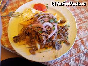 [P05] Taverna Panorama - Greek Gyros Special sau definitia unui gyros delicios » foto by alexvat
 - 
<span class="allrVoted glyphicon glyphicon-heart hidden" id="av464895"></span>
<a class="m-l-10 hidden" id="sv464895" onclick="voting_Foto_DelVot(,464895,22299)" role="button">șterge vot <span class="glyphicon glyphicon-remove"></span></a>
<a id="v9464895" class=" c-red"  onclick="voting_Foto_SetVot(464895)" role="button"><span class="glyphicon glyphicon-heart-empty"></span> <b>LIKE</b> = Votează poza</a> <img class="hidden"  id="f464895W9" src="/imagini/loader.gif" border="0" /><span class="AjErrMes hidden" id="e464895ErM"></span>