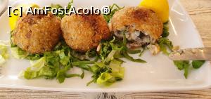 [P17] Arancini - bile de orez cu ciuperci, bacon și mozzarela - Mare Verde » foto by Nobodyforever
 - 
<span class="allrVoted glyphicon glyphicon-heart hidden" id="av1322717"></span>
<a class="m-l-10 hidden" id="sv1322717" onclick="voting_Foto_DelVot(,1322717,22302)" role="button">șterge vot <span class="glyphicon glyphicon-remove"></span></a>
<a id="v91322717" class=" c-red"  onclick="voting_Foto_SetVot(1322717)" role="button"><span class="glyphicon glyphicon-heart-empty"></span> <b>LIKE</b> = Votează poza</a> <img class="hidden"  id="f1322717W9" src="/imagini/loader.gif" border="0" /><span class="AjErrMes hidden" id="e1322717ErM"></span>