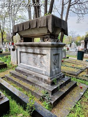 [P18] Monumentul din bazalt dedicat lui Georges Coulin (secretar personal al regelui Carol I). » foto by tata123 🔱
 - 
<span class="allrVoted glyphicon glyphicon-heart hidden" id="av1531216"></span>
<a class="m-l-10 hidden" id="sv1531216" onclick="voting_Foto_DelVot(,1531216,22321)" role="button">șterge vot <span class="glyphicon glyphicon-remove"></span></a>
<a id="v91531216" class=" c-red"  onclick="voting_Foto_SetVot(1531216)" role="button"><span class="glyphicon glyphicon-heart-empty"></span> <b>LIKE</b> = Votează poza</a> <img class="hidden"  id="f1531216W9" src="/imagini/loader.gif" border="0" /><span class="AjErrMes hidden" id="e1531216ErM"></span>