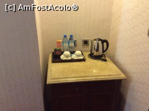 [P06] Aici era minibarul si cele trebuicioase pentru ceai sau cafea » foto by mishu
 - 
<span class="allrVoted glyphicon glyphicon-heart hidden" id="av881006"></span>
<a class="m-l-10 hidden" id="sv881006" onclick="voting_Foto_DelVot(,881006,22340)" role="button">șterge vot <span class="glyphicon glyphicon-remove"></span></a>
<a id="v9881006" class=" c-red"  onclick="voting_Foto_SetVot(881006)" role="button"><span class="glyphicon glyphicon-heart-empty"></span> <b>LIKE</b> = Votează poza</a> <img class="hidden"  id="f881006W9" src="/imagini/loader.gif" border="0" /><span class="AjErrMes hidden" id="e881006ErM"></span>