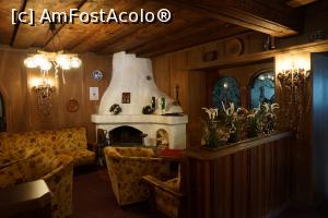 [P09] Al doilea loc de odihnă, amplasat în faţa recepţiei.  » foto by Utube
 - 
<span class="allrVoted glyphicon glyphicon-heart hidden" id="av881326"></span>
<a class="m-l-10 hidden" id="sv881326" onclick="voting_Foto_DelVot(,881326,22346)" role="button">șterge vot <span class="glyphicon glyphicon-remove"></span></a>
<a id="v9881326" class=" c-red"  onclick="voting_Foto_SetVot(881326)" role="button"><span class="glyphicon glyphicon-heart-empty"></span> <b>LIKE</b> = Votează poza</a> <img class="hidden"  id="f881326W9" src="/imagini/loader.gif" border="0" /><span class="AjErrMes hidden" id="e881326ErM"></span>