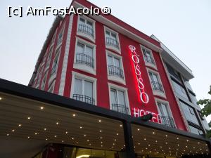 [P02] Rosso Hotel 3* Izmit - intrarea în hotel. În dreapta literei R era camera noastră » foto by nicole33
 - 
<span class="allrVoted glyphicon glyphicon-heart hidden" id="av883208"></span>
<a class="m-l-10 hidden" id="sv883208" onclick="voting_Foto_DelVot(,883208,22373)" role="button">șterge vot <span class="glyphicon glyphicon-remove"></span></a>
<a id="v9883208" class=" c-red"  onclick="voting_Foto_SetVot(883208)" role="button"><span class="glyphicon glyphicon-heart-empty"></span> <b>LIKE</b> = Votează poza</a> <img class="hidden"  id="f883208W9" src="/imagini/loader.gif" border="0" /><span class="AjErrMes hidden" id="e883208ErM"></span>