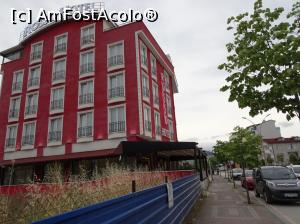 [P04] Rosso Hotel 3* Izmit - hotelul şi 'parcarea' » foto by nicole33
 - 
<span class="allrVoted glyphicon glyphicon-heart hidden" id="av883210"></span>
<a class="m-l-10 hidden" id="sv883210" onclick="voting_Foto_DelVot(,883210,22373)" role="button">șterge vot <span class="glyphicon glyphicon-remove"></span></a>
<a id="v9883210" class=" c-red"  onclick="voting_Foto_SetVot(883210)" role="button"><span class="glyphicon glyphicon-heart-empty"></span> <b>LIKE</b> = Votează poza</a> <img class="hidden"  id="f883210W9" src="/imagini/loader.gif" border="0" /><span class="AjErrMes hidden" id="e883210ErM"></span>