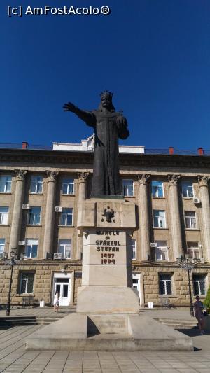 [P01] Stefan cel Mare si Sfant ne intampina majestuos, intr-o zi de august 2017.  » foto by Radix7
 - 
<span class="allrVoted glyphicon glyphicon-heart hidden" id="av883838"></span>
<a class="m-l-10 hidden" id="sv883838" onclick="voting_Foto_DelVot(,883838,22384)" role="button">șterge vot <span class="glyphicon glyphicon-remove"></span></a>
<a id="v9883838" class=" c-red"  onclick="voting_Foto_SetVot(883838)" role="button"><span class="glyphicon glyphicon-heart-empty"></span> <b>LIKE</b> = Votează poza</a> <img class="hidden"  id="f883838W9" src="/imagini/loader.gif" border="0" /><span class="AjErrMes hidden" id="e883838ErM"></span>