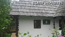 [P03] casa muzeu Solca, casa traditionala bucovineana este construita din barne de lemn, tencuiala este din lut » foto by cristi82d
 - 
<span class="allrVoted glyphicon glyphicon-heart hidden" id="av141460"></span>
<a class="m-l-10 hidden" id="sv141460" onclick="voting_Foto_DelVot(,141460,22407)" role="button">șterge vot <span class="glyphicon glyphicon-remove"></span></a>
<a id="v9141460" class=" c-red"  onclick="voting_Foto_SetVot(141460)" role="button"><span class="glyphicon glyphicon-heart-empty"></span> <b>LIKE</b> = Votează poza</a> <img class="hidden"  id="f141460W9" src="/imagini/loader.gif" border="0" /><span class="AjErrMes hidden" id="e141460ErM"></span>