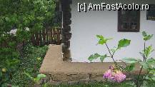 [P05] casa este inconjurata de o prispa din lut » foto by cristi82d
 - 
<span class="allrVoted glyphicon glyphicon-heart hidden" id="av141464"></span>
<a class="m-l-10 hidden" id="sv141464" onclick="voting_Foto_DelVot(,141464,22407)" role="button">șterge vot <span class="glyphicon glyphicon-remove"></span></a>
<a id="v9141464" class=" c-red"  onclick="voting_Foto_SetVot(141464)" role="button"><span class="glyphicon glyphicon-heart-empty"></span> <b>LIKE</b> = Votează poza</a> <img class="hidden"  id="f141464W9" src="/imagini/loader.gif" border="0" /><span class="AjErrMes hidden" id="e141464ErM"></span>