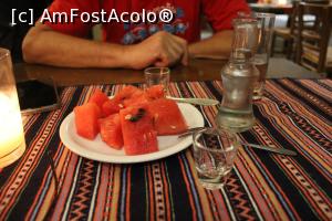 [P31] Rethymno, Restaurantul O Psaras, Raki și pepene roșu din partea casei » foto by mprofeanu
 - 
<span class="allrVoted glyphicon glyphicon-heart hidden" id="av1273337"></span>
<a class="m-l-10 hidden" id="sv1273337" onclick="voting_Foto_DelVot(,1273337,22481)" role="button">șterge vot <span class="glyphicon glyphicon-remove"></span></a>
<a id="v91273337" class=" c-red"  onclick="voting_Foto_SetVot(1273337)" role="button"><span class="glyphicon glyphicon-heart-empty"></span> <b>LIKE</b> = Votează poza</a> <img class="hidden"  id="f1273337W9" src="/imagini/loader.gif" border="0" /><span class="AjErrMes hidden" id="e1273337ErM"></span>