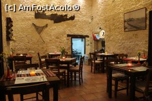 [P32] Rethymno, Restaurantul O Psaras, Sala goală la acea oră, toată lumea era la terasă » foto by mprofeanu
 - 
<span class="allrVoted glyphicon glyphicon-heart hidden" id="av1273338"></span>
<a class="m-l-10 hidden" id="sv1273338" onclick="voting_Foto_DelVot(,1273338,22481)" role="button">șterge vot <span class="glyphicon glyphicon-remove"></span></a>
<a id="v91273338" class=" c-red"  onclick="voting_Foto_SetVot(1273338)" role="button"><span class="glyphicon glyphicon-heart-empty"></span> <b>LIKE</b> = Votează poza</a> <img class="hidden"  id="f1273338W9" src="/imagini/loader.gif" border="0" /><span class="AjErrMes hidden" id="e1273338ErM"></span>