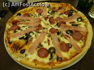 [P11] Pizza Quattro Stagione - Restaurant Maisonette.  » foto by tata123 🔱
 - 
<span class="allrVoted glyphicon glyphicon-heart hidden" id="av954226"></span>
<a class="m-l-10 hidden" id="sv954226" onclick="voting_Foto_DelVot(,954226,22572)" role="button">șterge vot <span class="glyphicon glyphicon-remove"></span></a>
<a id="v9954226" class=" c-red"  onclick="voting_Foto_SetVot(954226)" role="button"><span class="glyphicon glyphicon-heart-empty"></span> <b>LIKE</b> = Votează poza</a> <img class="hidden"  id="f954226W9" src="/imagini/loader.gif" border="0" /><span class="AjErrMes hidden" id="e954226ErM"></span>