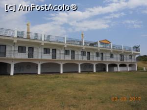 [P16] Faleza Dunării - Spații de cazare cu piscina pe acoperiș.  » foto by iulianic
 - 
<span class="allrVoted glyphicon glyphicon-heart hidden" id="av898219"></span>
<a class="m-l-10 hidden" id="sv898219" onclick="voting_Foto_DelVot(,898219,22667)" role="button">șterge vot <span class="glyphicon glyphicon-remove"></span></a>
<a id="v9898219" class=" c-red"  onclick="voting_Foto_SetVot(898219)" role="button"><span class="glyphicon glyphicon-heart-empty"></span> <b>LIKE</b> = Votează poza</a> <img class="hidden"  id="f898219W9" src="/imagini/loader.gif" border="0" /><span class="AjErrMes hidden" id="e898219ErM"></span>