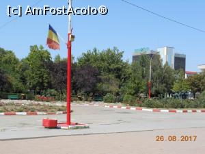 [P07] Zimnicea - Din Parcul central se zărește Hotel Inter.  » foto by iulianic
 - 
<span class="allrVoted glyphicon glyphicon-heart hidden" id="av895595"></span>
<a class="m-l-10 hidden" id="sv895595" onclick="voting_Foto_DelVot(,895595,22671)" role="button">șterge vot <span class="glyphicon glyphicon-remove"></span></a>
<a id="v9895595" class=" c-red"  onclick="voting_Foto_SetVot(895595)" role="button"><span class="glyphicon glyphicon-heart-empty"></span> <b>LIKE</b> = Votează poza</a> <img class="hidden"  id="f895595W9" src="/imagini/loader.gif" border="0" /><span class="AjErrMes hidden" id="e895595ErM"></span>