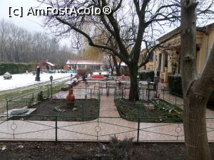 [P02] Curtea pensiunii.  » foto by Safta Radu
 - 
<span class="allrVoted glyphicon glyphicon-heart hidden" id="av944878"></span>
<a class="m-l-10 hidden" id="sv944878" onclick="voting_Foto_DelVot(,944878,22680)" role="button">șterge vot <span class="glyphicon glyphicon-remove"></span></a>
<a id="v9944878" class=" c-red"  onclick="voting_Foto_SetVot(944878)" role="button"><span class="glyphicon glyphicon-heart-empty"></span> <b>LIKE</b> = Votează poza</a> <img class="hidden"  id="f944878W9" src="/imagini/loader.gif" border="0" /><span class="AjErrMes hidden" id="e944878ErM"></span>