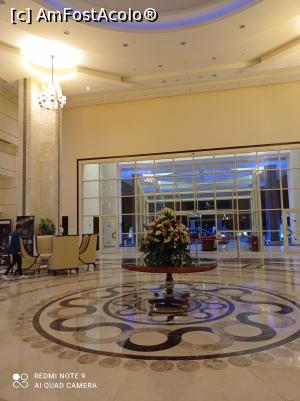 [P02] În lobby » foto by Rodel
 - 
<span class="allrVoted glyphicon glyphicon-heart hidden" id="av1280711"></span>
<a class="m-l-10 hidden" id="sv1280711" onclick="voting_Foto_DelVot(,1280711,22687)" role="button">șterge vot <span class="glyphicon glyphicon-remove"></span></a>
<a id="v91280711" class=" c-red"  onclick="voting_Foto_SetVot(1280711)" role="button"><span class="glyphicon glyphicon-heart-empty"></span> <b>LIKE</b> = Votează poza</a> <img class="hidden"  id="f1280711W9" src="/imagini/loader.gif" border="0" /><span class="AjErrMes hidden" id="e1280711ErM"></span>