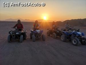 [P05] Cu ATV in desert la apus » foto by maricim
 - 
<span class="allrVoted glyphicon glyphicon-heart hidden" id="av1220171"></span>
<a class="m-l-10 hidden" id="sv1220171" onclick="voting_Foto_DelVot(,1220171,22687)" role="button">șterge vot <span class="glyphicon glyphicon-remove"></span></a>
<a id="v91220171" class=" c-red"  onclick="voting_Foto_SetVot(1220171)" role="button"><span class="glyphicon glyphicon-heart-empty"></span> <b>LIKE</b> = Votează poza</a> <img class="hidden"  id="f1220171W9" src="/imagini/loader.gif" border="0" /><span class="AjErrMes hidden" id="e1220171ErM"></span>
