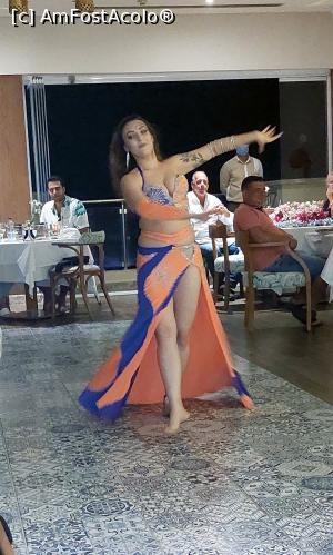 [P15] Dansatoarea din buric care ne-a încântat » foto by marsus
 - 
<span class="allrVoted glyphicon glyphicon-heart hidden" id="av1261528"></span>
<a class="m-l-10 hidden" id="sv1261528" onclick="voting_Foto_DelVot(,1261528,22687)" role="button">șterge vot <span class="glyphicon glyphicon-remove"></span></a>
<a id="v91261528" class=" c-red"  onclick="voting_Foto_SetVot(1261528)" role="button"><span class="glyphicon glyphicon-heart-empty"></span> <b>LIKE</b> = Votează poza</a> <img class="hidden"  id="f1261528W9" src="/imagini/loader.gif" border="0" /><span class="AjErrMes hidden" id="e1261528ErM"></span>