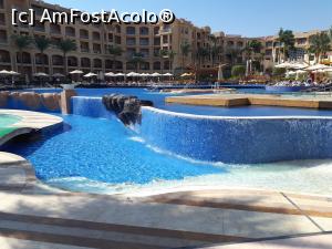 [P18] Piscinele și o parte din hotel » foto by marsus
 - 
<span class="allrVoted glyphicon glyphicon-heart hidden" id="av1108435"></span>
<a class="m-l-10 hidden" id="sv1108435" onclick="voting_Foto_DelVot(,1108435,22687)" role="button">șterge vot <span class="glyphicon glyphicon-remove"></span></a>
<a id="v91108435" class=" c-red"  onclick="voting_Foto_SetVot(1108435)" role="button"><span class="glyphicon glyphicon-heart-empty"></span> <b>LIKE</b> = Votează poza</a> <img class="hidden"  id="f1108435W9" src="/imagini/loader.gif" border="0" /><span class="AjErrMes hidden" id="e1108435ErM"></span>