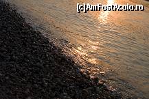 [P07] razele soarelui pe apele micutei plaje Agigea... » foto by sandu.53
 - 
<span class="allrVoted glyphicon glyphicon-heart hidden" id="av117236"></span>
<a class="m-l-10 hidden" id="sv117236" onclick="voting_Foto_DelVot(,117236,22689)" role="button">șterge vot <span class="glyphicon glyphicon-remove"></span></a>
<a id="v9117236" class=" c-red"  onclick="voting_Foto_SetVot(117236)" role="button"><span class="glyphicon glyphicon-heart-empty"></span> <b>LIKE</b> = Votează poza</a> <img class="hidden"  id="f117236W9" src="/imagini/loader.gif" border="0" /><span class="AjErrMes hidden" id="e117236ErM"></span>