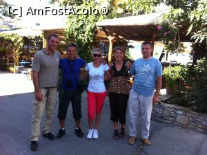 [P02] 2014 - aceeasi taverna Armeno, alaturi de Nikos (cel mai inalt din foto) proprietarul tavernei. Intr-adevar acolo am mancat eu cea mai buna mancare. » foto by SorinGroza
 - 
<span class="allrVoted glyphicon glyphicon-heart hidden" id="av943172"></span>
<a class="m-l-10 hidden" id="sv943172" onclick="voting_Foto_DelVot(,943172,22757)" role="button">șterge vot <span class="glyphicon glyphicon-remove"></span></a>
<a id="v9943172" class=" c-red"  onclick="voting_Foto_SetVot(943172)" role="button"><span class="glyphicon glyphicon-heart-empty"></span> <b>LIKE</b> = Votează poza</a> <img class="hidden"  id="f943172W9" src="/imagini/loader.gif" border="0" /><span class="AjErrMes hidden" id="e943172ErM"></span>