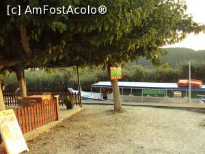 [P02] Punctul de îmbarcare în boat trips de pe malul Acheronului, în Ammoudia.  » foto by Carmen Ion
 - 
<span class="allrVoted glyphicon glyphicon-heart hidden" id="av913702"></span>
<a class="m-l-10 hidden" id="sv913702" onclick="voting_Foto_DelVot(,913702,22880)" role="button">șterge vot <span class="glyphicon glyphicon-remove"></span></a>
<a id="v9913702" class=" c-red"  onclick="voting_Foto_SetVot(913702)" role="button"><span class="glyphicon glyphicon-heart-empty"></span> <b>LIKE</b> = Votează poza</a> <img class="hidden"  id="f913702W9" src="/imagini/loader.gif" border="0" /><span class="AjErrMes hidden" id="e913702ErM"></span>