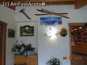[P08] Pioleți, schiuri, decor adică » foto by Mitica49
 - 
<span class="allrVoted glyphicon glyphicon-heart hidden" id="av1022778"></span>
<a class="m-l-10 hidden" id="sv1022778" onclick="voting_Foto_DelVot(,1022778,22914)" role="button">șterge vot <span class="glyphicon glyphicon-remove"></span></a>
<a id="v91022778" class=" c-red"  onclick="voting_Foto_SetVot(1022778)" role="button"><span class="glyphicon glyphicon-heart-empty"></span> <b>LIKE</b> = Votează poza</a> <img class="hidden"  id="f1022778W9" src="/imagini/loader.gif" border="0" /><span class="AjErrMes hidden" id="e1022778ErM"></span>