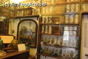 [P33] Mallorca, Valldemossa, Cartoixa,  Farmacia, interior » foto by mprofeanu
 - 
<span class="allrVoted glyphicon glyphicon-heart hidden" id="av1321808"></span>
<a class="m-l-10 hidden" id="sv1321808" onclick="voting_Foto_DelVot(,1321808,23018)" role="button">șterge vot <span class="glyphicon glyphicon-remove"></span></a>
<a id="v91321808" class=" c-red"  onclick="voting_Foto_SetVot(1321808)" role="button"><span class="glyphicon glyphicon-heart-empty"></span> <b>LIKE</b> = Votează poza</a> <img class="hidden"  id="f1321808W9" src="/imagini/loader.gif" border="0" /><span class="AjErrMes hidden" id="e1321808ErM"></span>