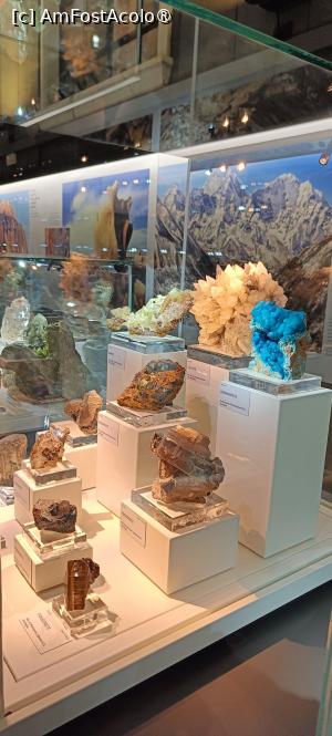 [P07] Sala de mineralogie. » foto by tata123 🔱
 - 
<span class="allrVoted glyphicon glyphicon-heart hidden" id="av1422431"></span>
<a class="m-l-10 hidden" id="sv1422431" onclick="voting_Foto_DelVot(,1422431,23064)" role="button">șterge vot <span class="glyphicon glyphicon-remove"></span></a>
<a id="v91422431" class=" c-red"  onclick="voting_Foto_SetVot(1422431)" role="button"><span class="glyphicon glyphicon-heart-empty"></span> <b>LIKE</b> = Votează poza</a> <img class="hidden"  id="f1422431W9" src="/imagini/loader.gif" border="0" /><span class="AjErrMes hidden" id="e1422431ErM"></span>