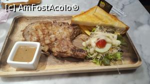 [P03] Pork Chop Steak - cu logoul specific pe stegulet » foto by r-Uca
 - 
<span class="allrVoted glyphicon glyphicon-heart hidden" id="av924155"></span>
<a class="m-l-10 hidden" id="sv924155" onclick="voting_Foto_DelVot(,924155,23076)" role="button">șterge vot <span class="glyphicon glyphicon-remove"></span></a>
<a id="v9924155" class=" c-red"  onclick="voting_Foto_SetVot(924155)" role="button"><span class="glyphicon glyphicon-heart-empty"></span> <b>LIKE</b> = Votează poza</a> <img class="hidden"  id="f924155W9" src="/imagini/loader.gif" border="0" /><span class="AjErrMes hidden" id="e924155ErM"></span>